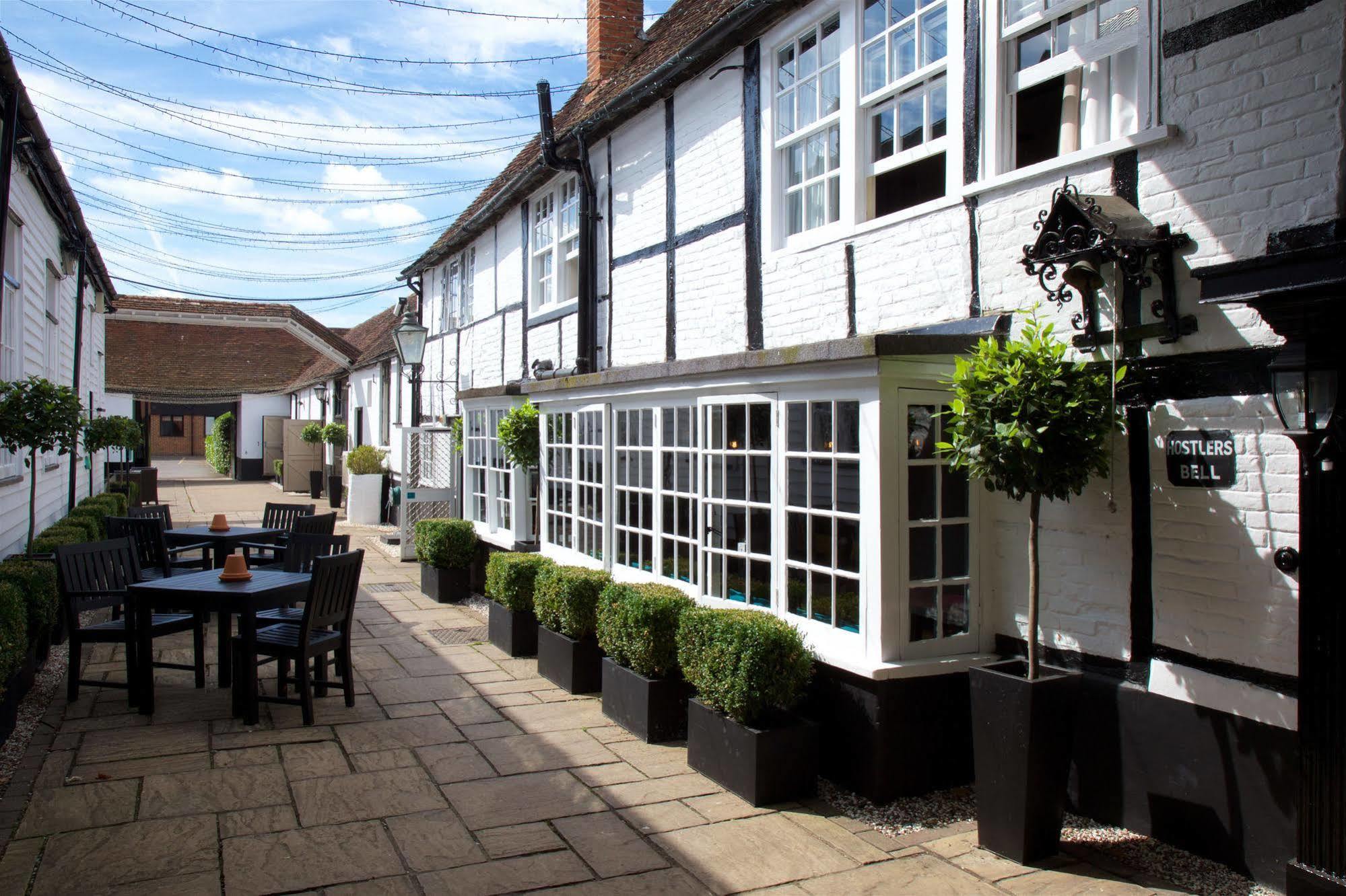 The Talbot Inn Woking Exterior foto